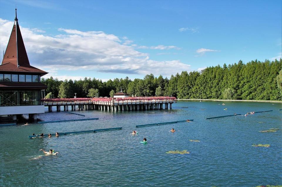 Best Relax Heviz Apartman Экстерьер фото